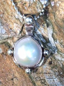 Handcrafted Silver Pendant with Freshwater Pearl